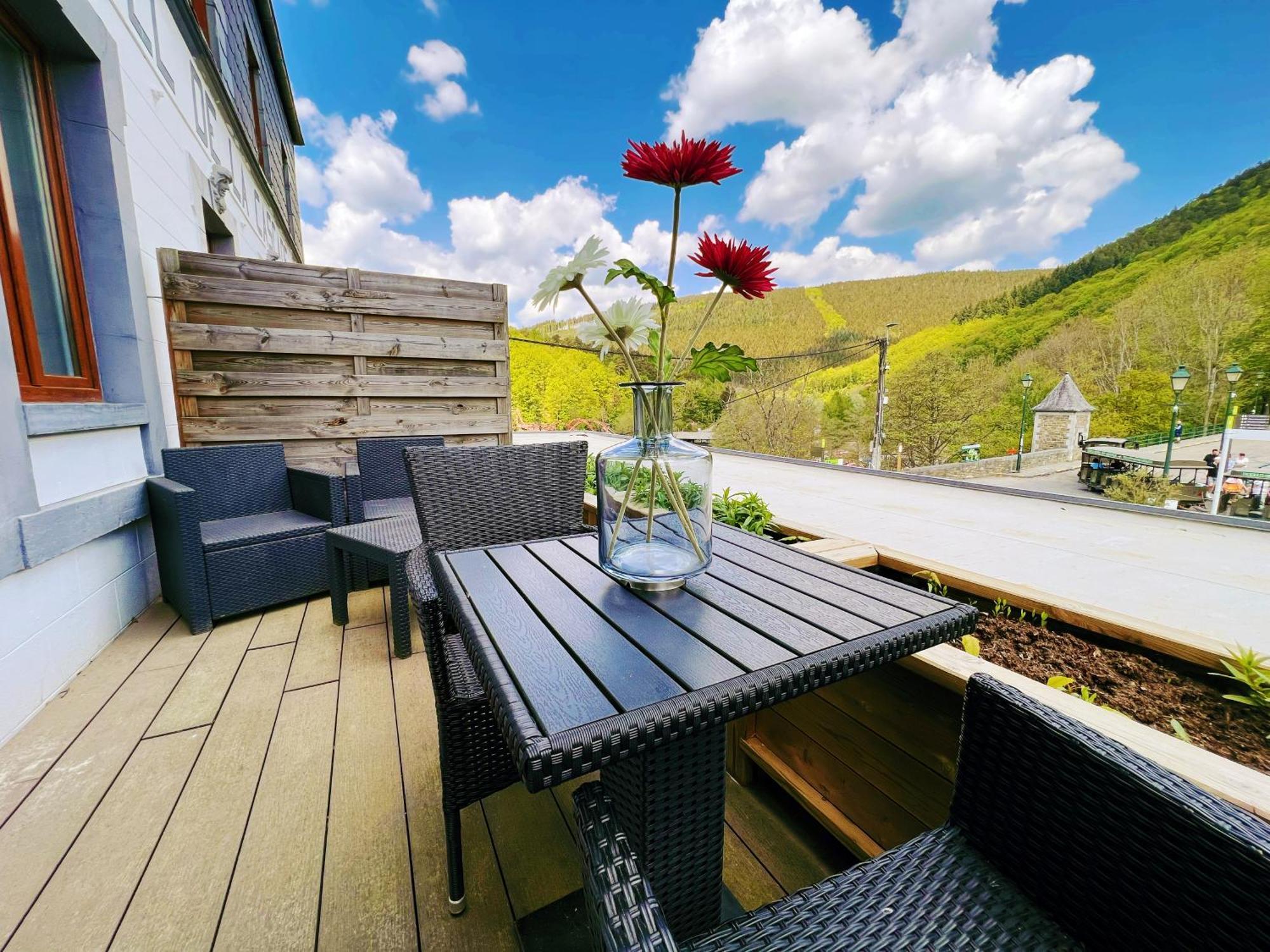 Au Sommet De La Cascade Hotel Stavelot Exterior photo